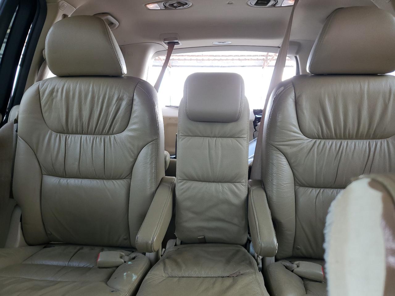 2008 Honda Odyssey - Image 10