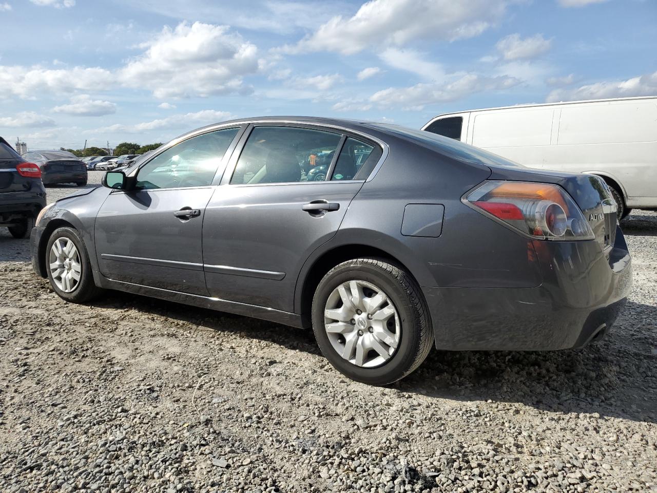 2012 Nissan Altima - Image 2