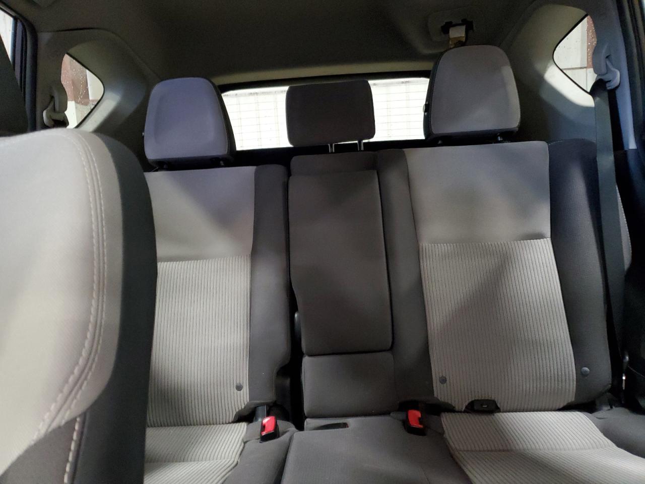 2015 Toyota RAV 4 - Image 10