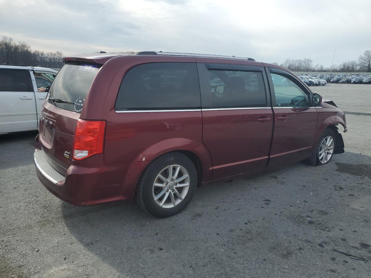 2019 Dodge Caravan - Image 3