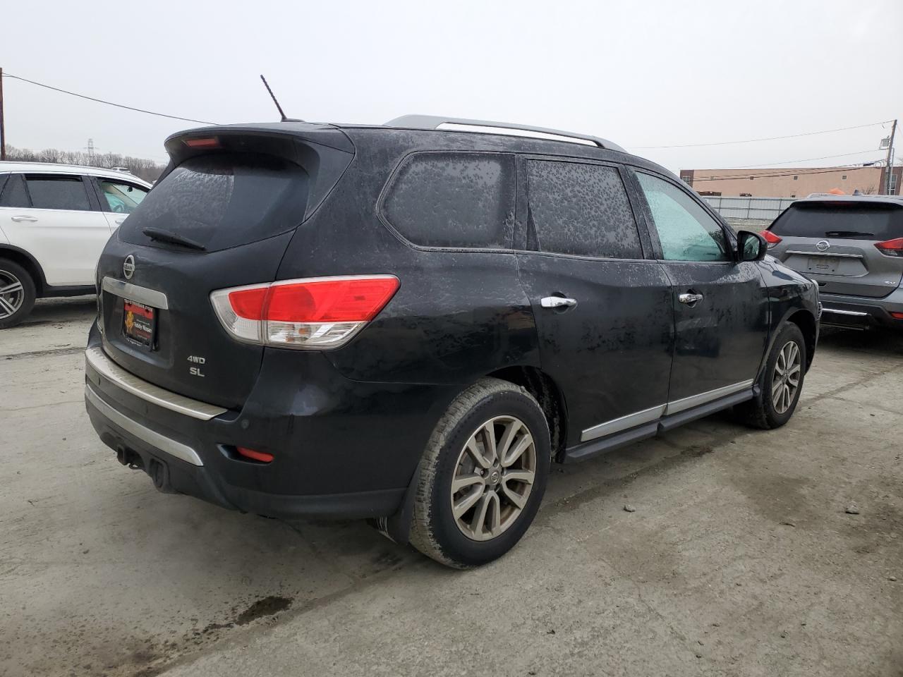 2015 Nissan Pathfinder - Image 3