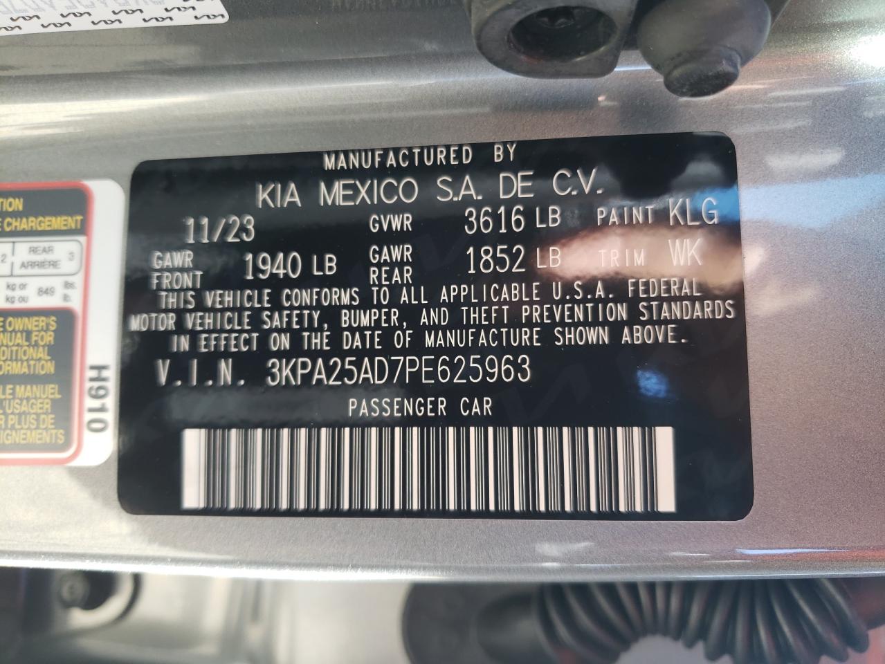 2023 Kia Rio - Image 13