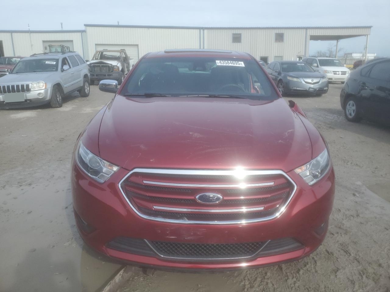2019 Ford Taurus - Image 5