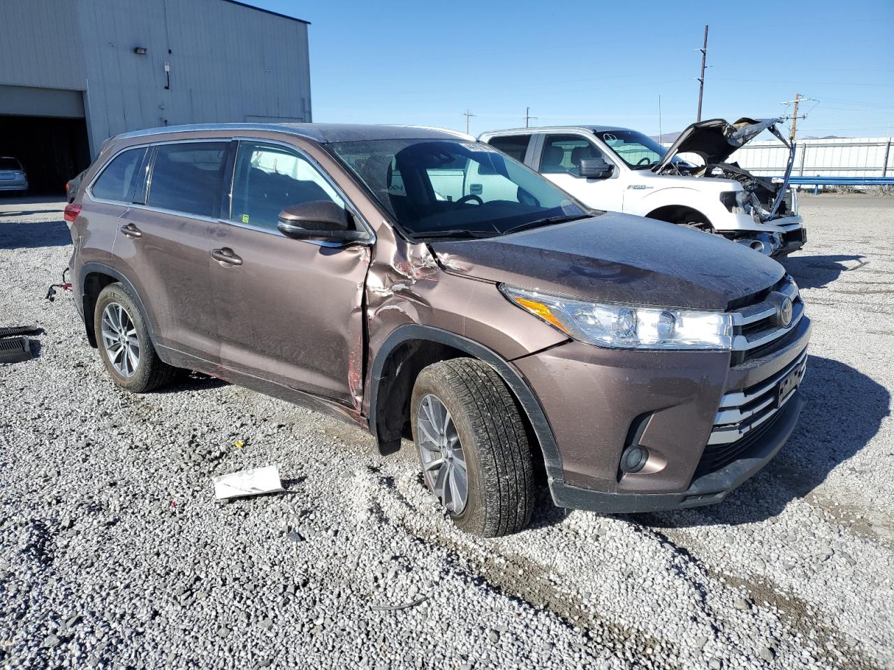 2017 Toyota Highlander - Image 4
