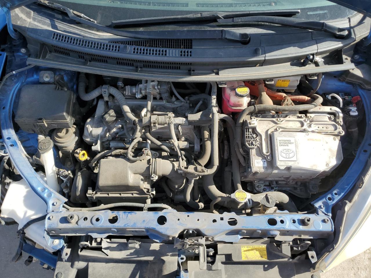 2013 Toyota Prius - Image 11