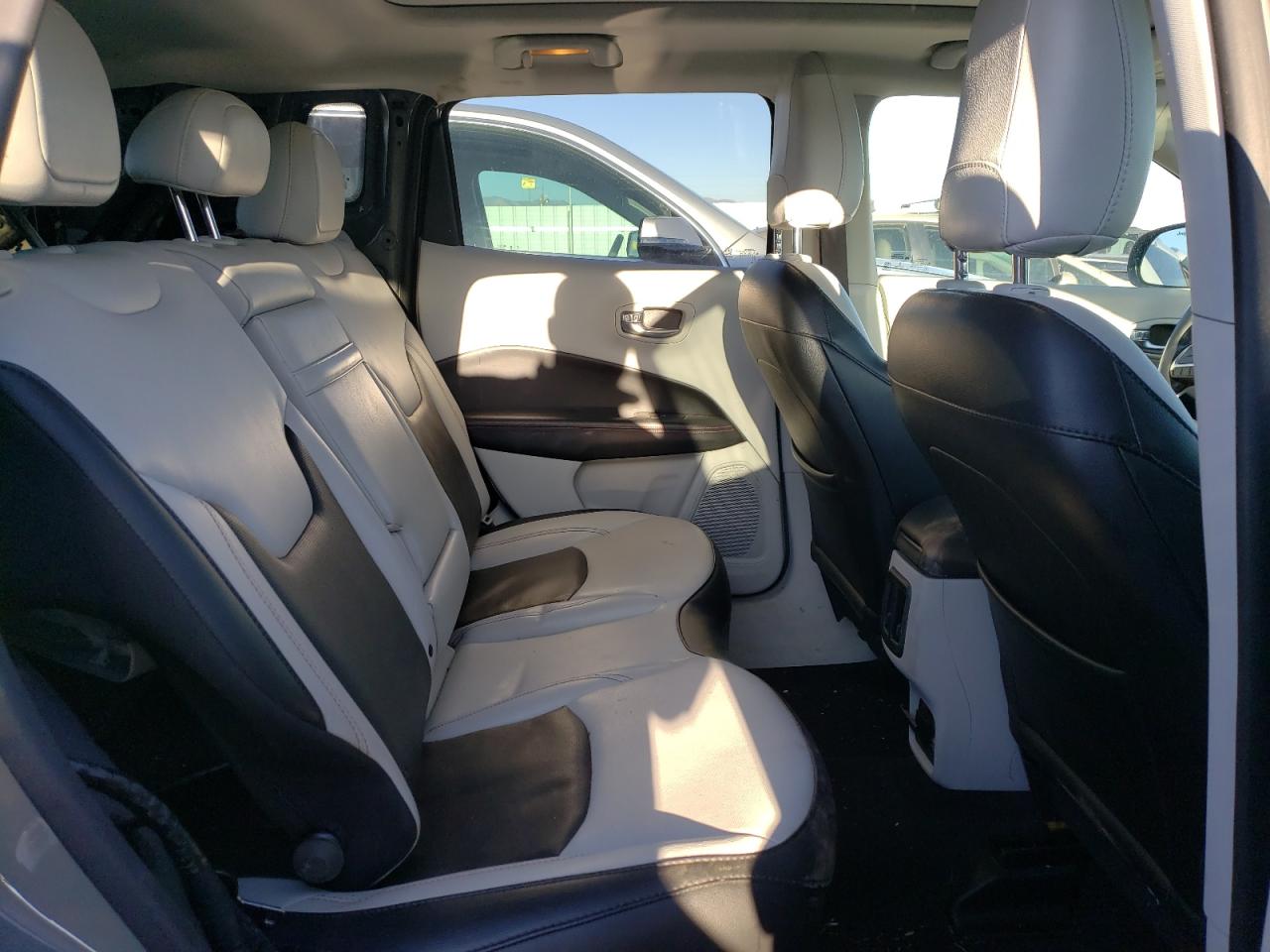 2019 Jeep Compass - Image 11