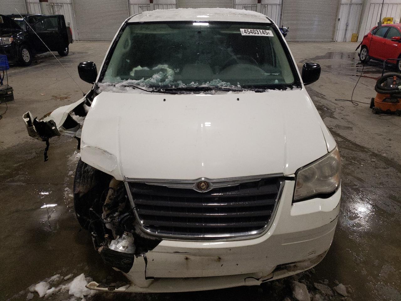 2008 Chrysler Town & Country - Image 5