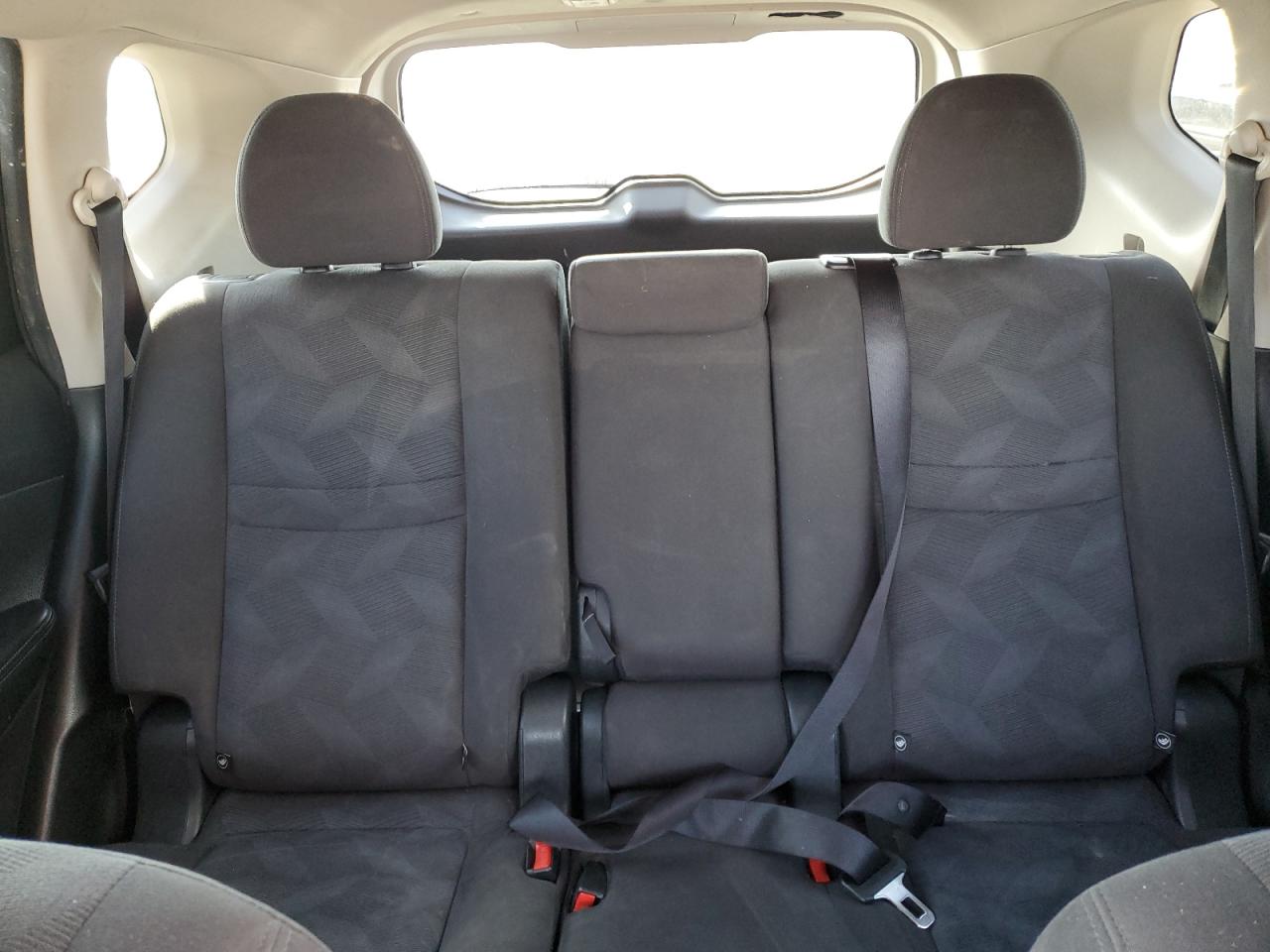 2016 Nissan Rogue - Image 10