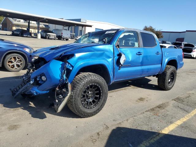  TOYOTA TACOMA 2017 Granatowy