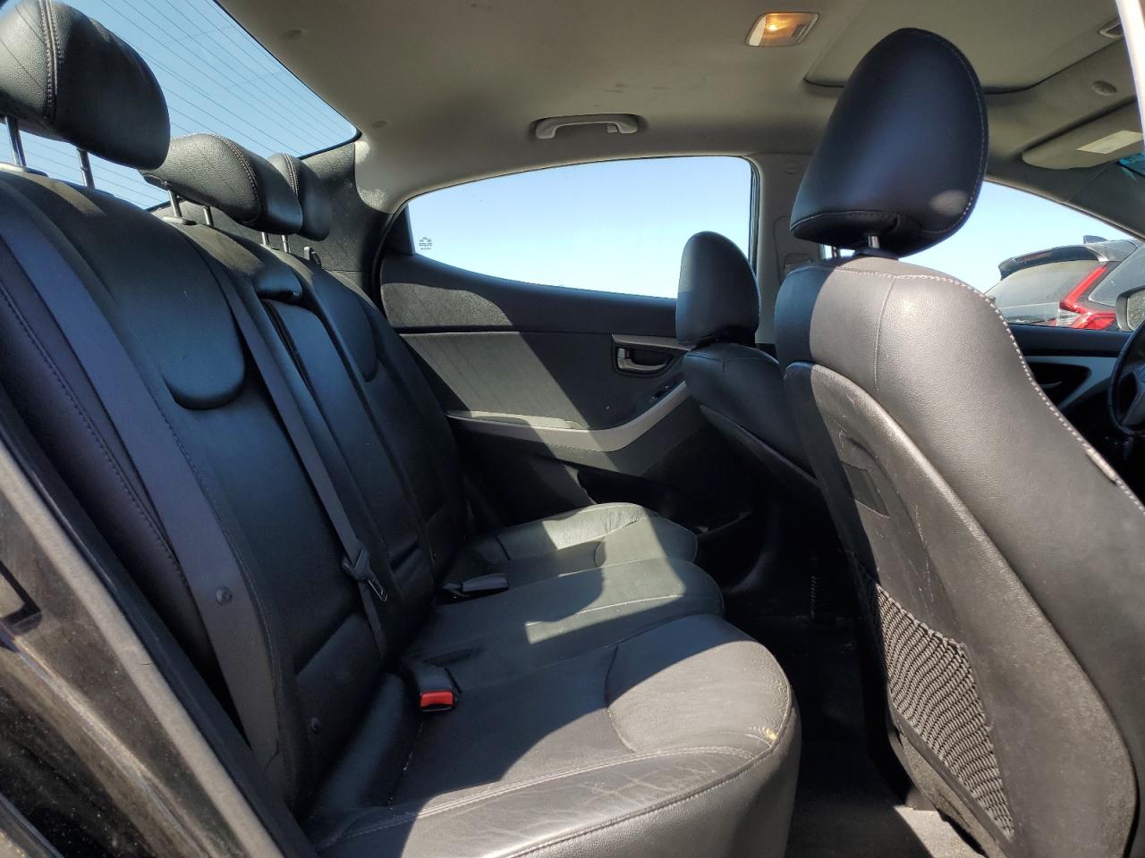 2013 Hyundai Elantra - Image 10