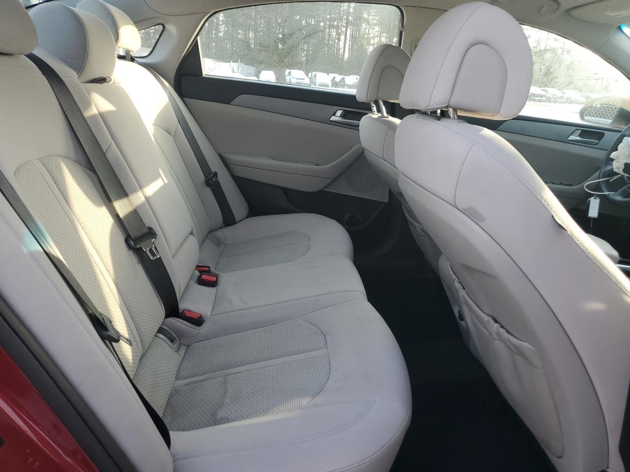 2015 Hyundai Sonata - Image 10
