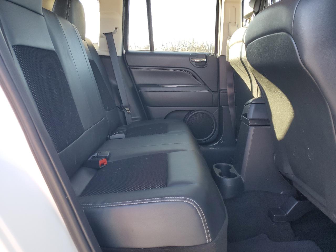 2015 Jeep Compass - Image 11