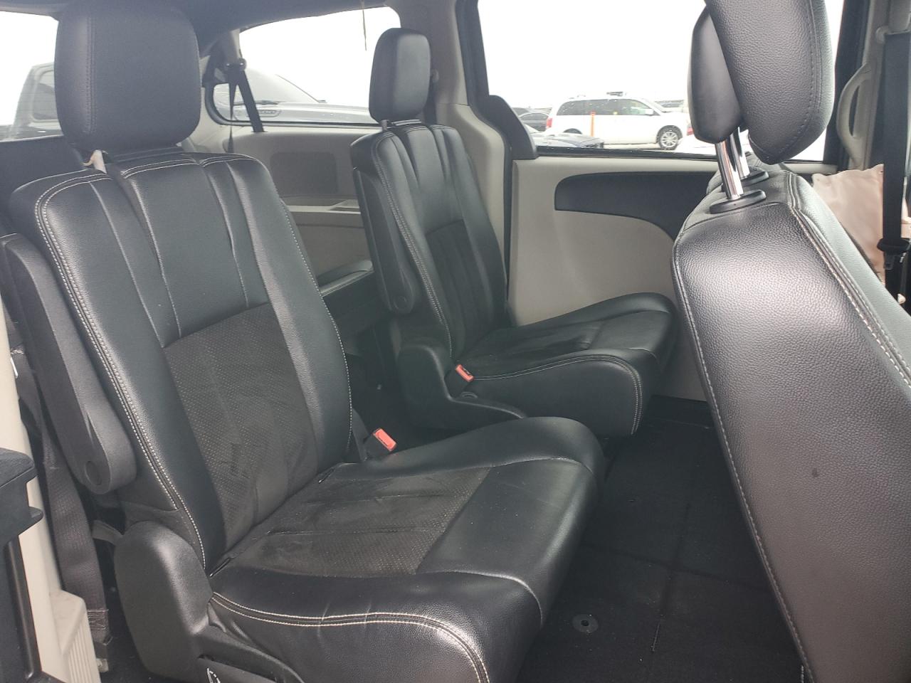 2014 Dodge Caravan - Image 11