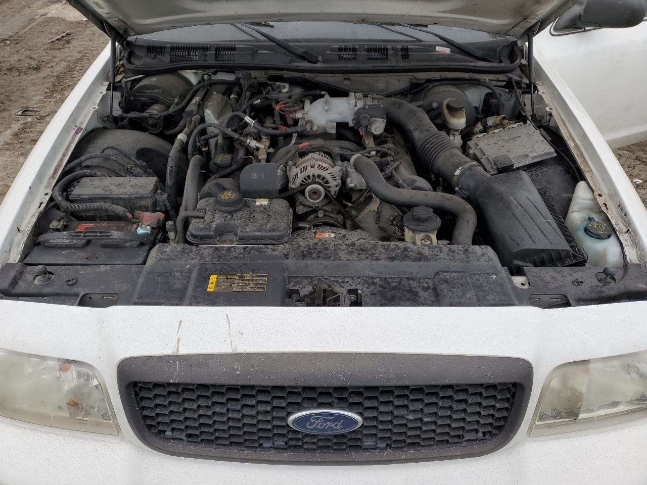 2011 Ford Crown Victoria - Image 11