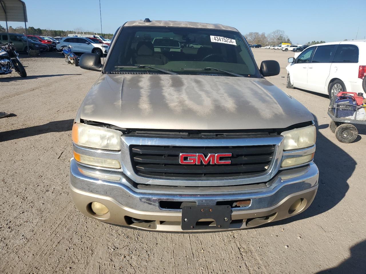 2005 GMC Sierra - Image 5