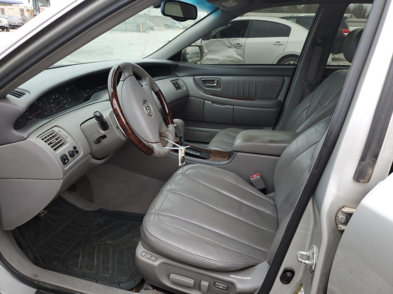 2004 Toyota Avalon - Image 7