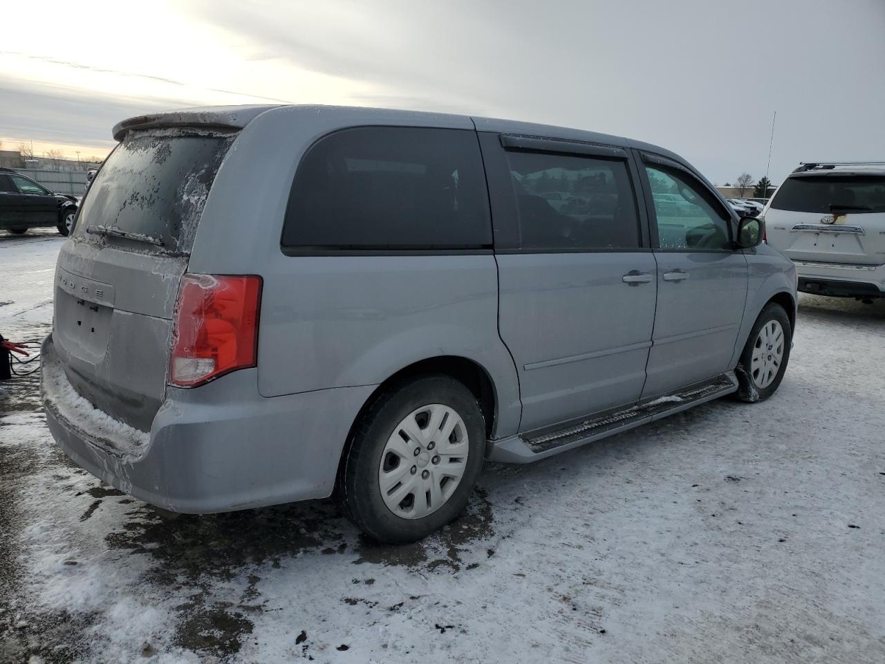 2015 Dodge Caravan - Image 3