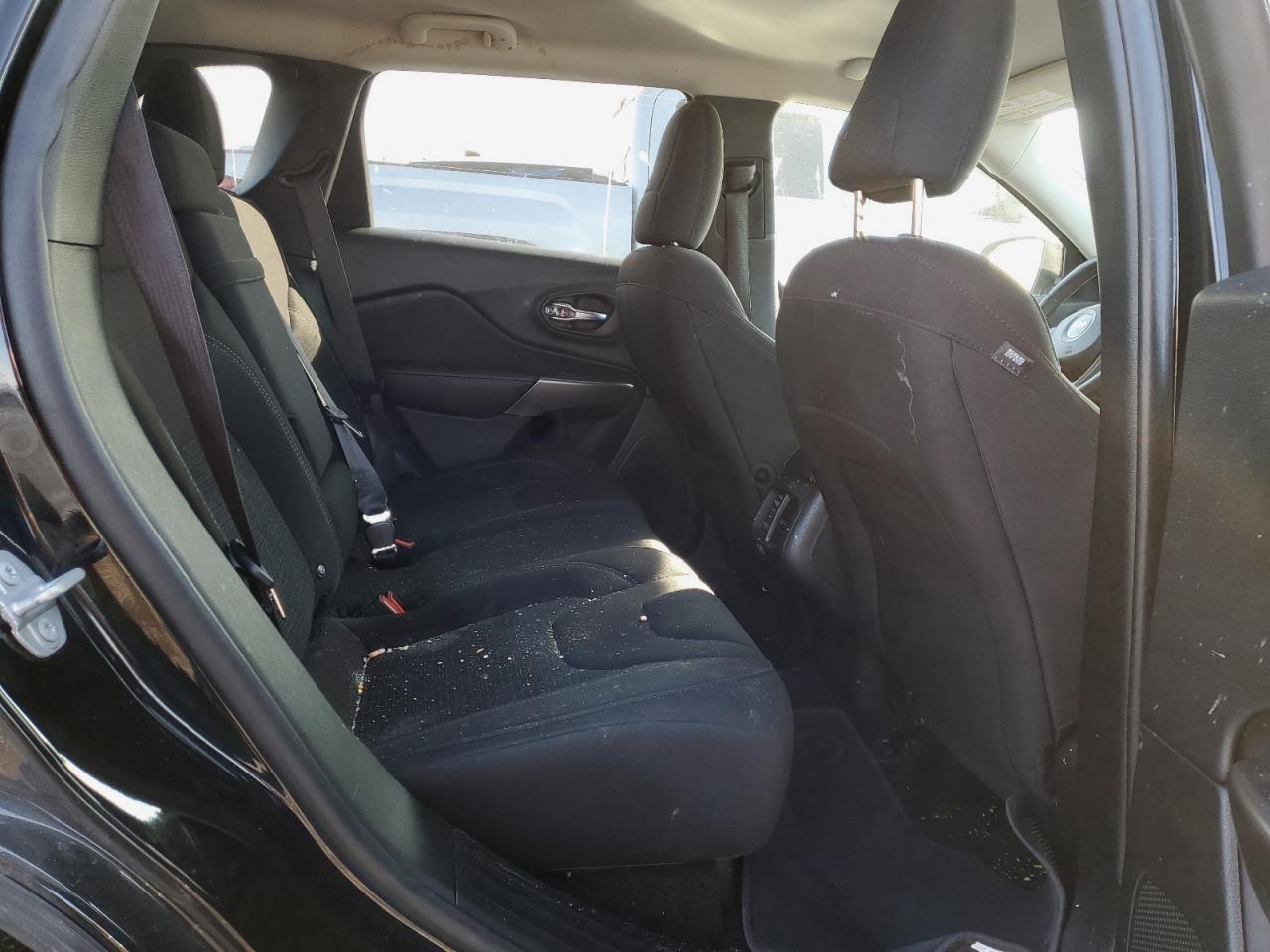 2019 Jeep Grand Cherokee - Image 11