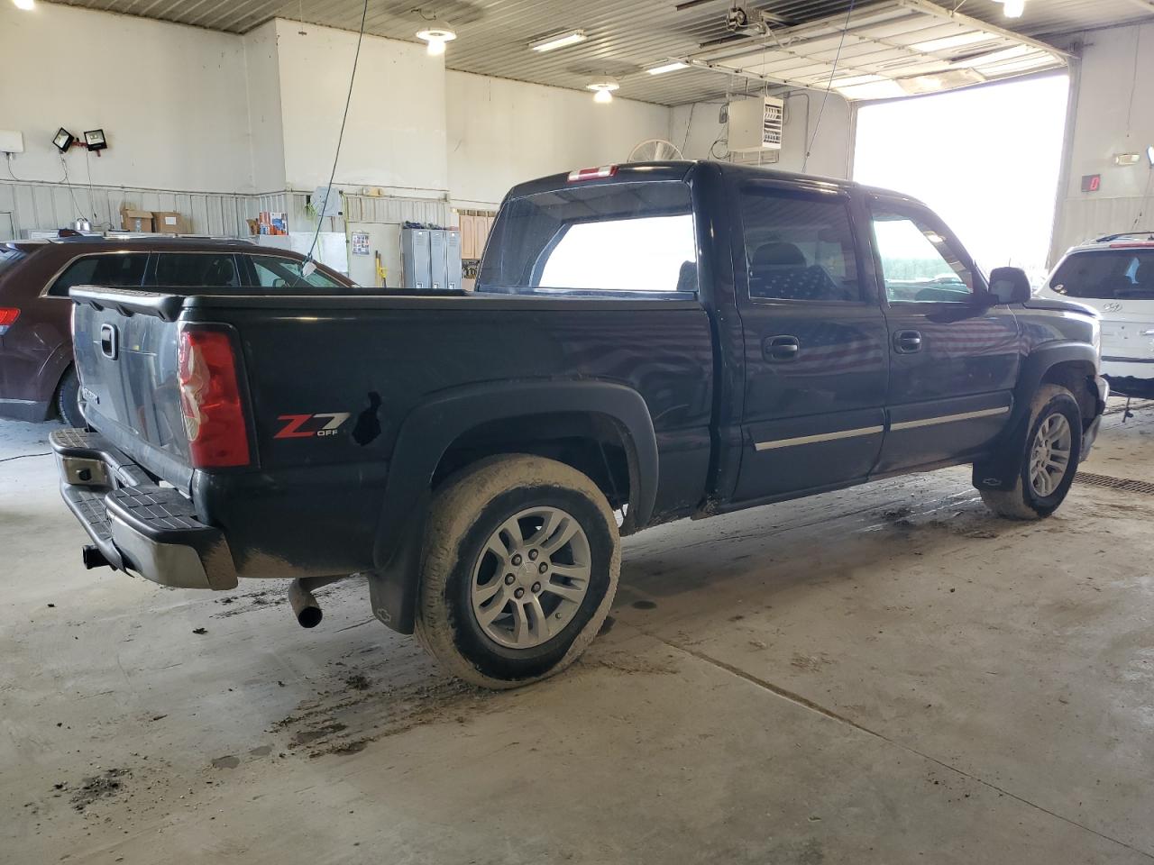 2006 Chevrolet Silverado - Image 3