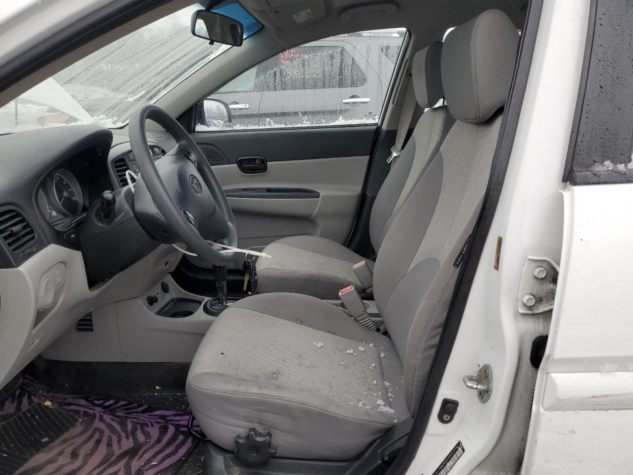 2011 Hyundai Accent - Image 7