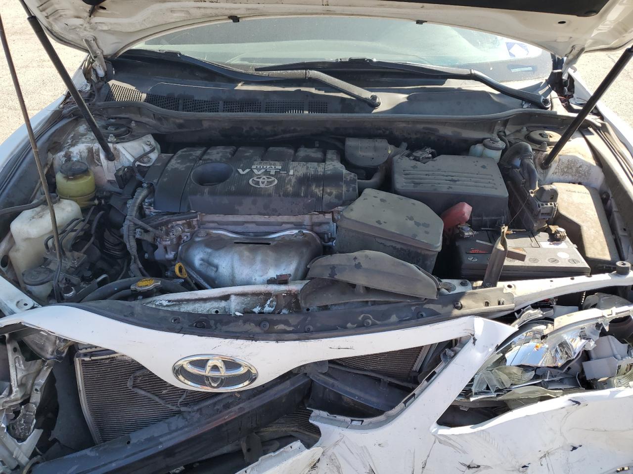 2010 Toyota Camry - Image 11