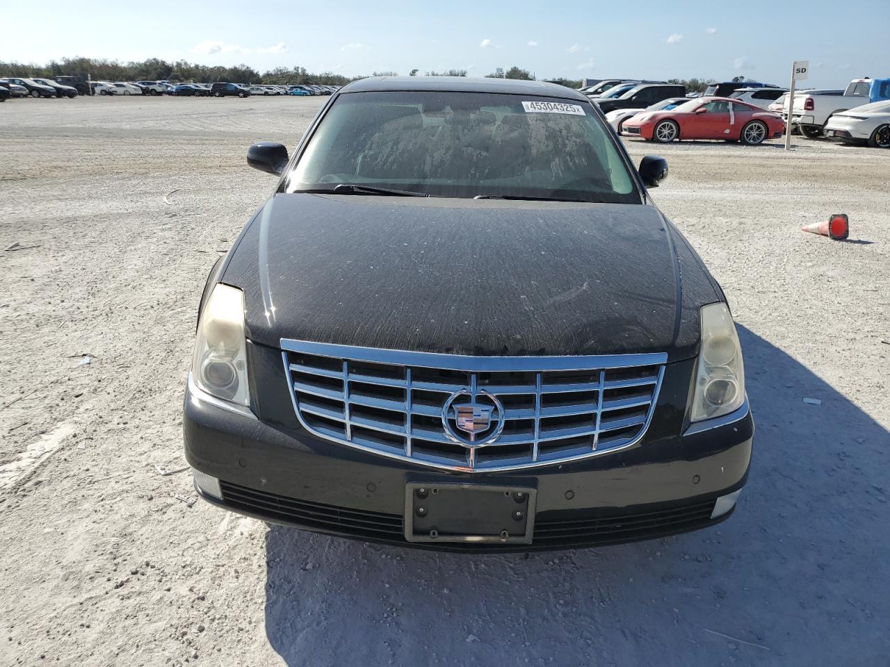 2010 Cadillac DTS - Image 5