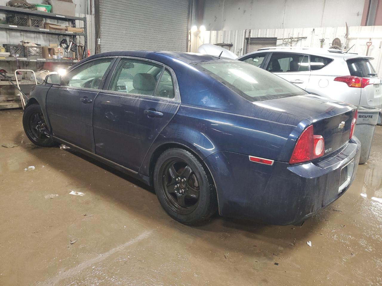 2009 Chevrolet Malibu - Image 2