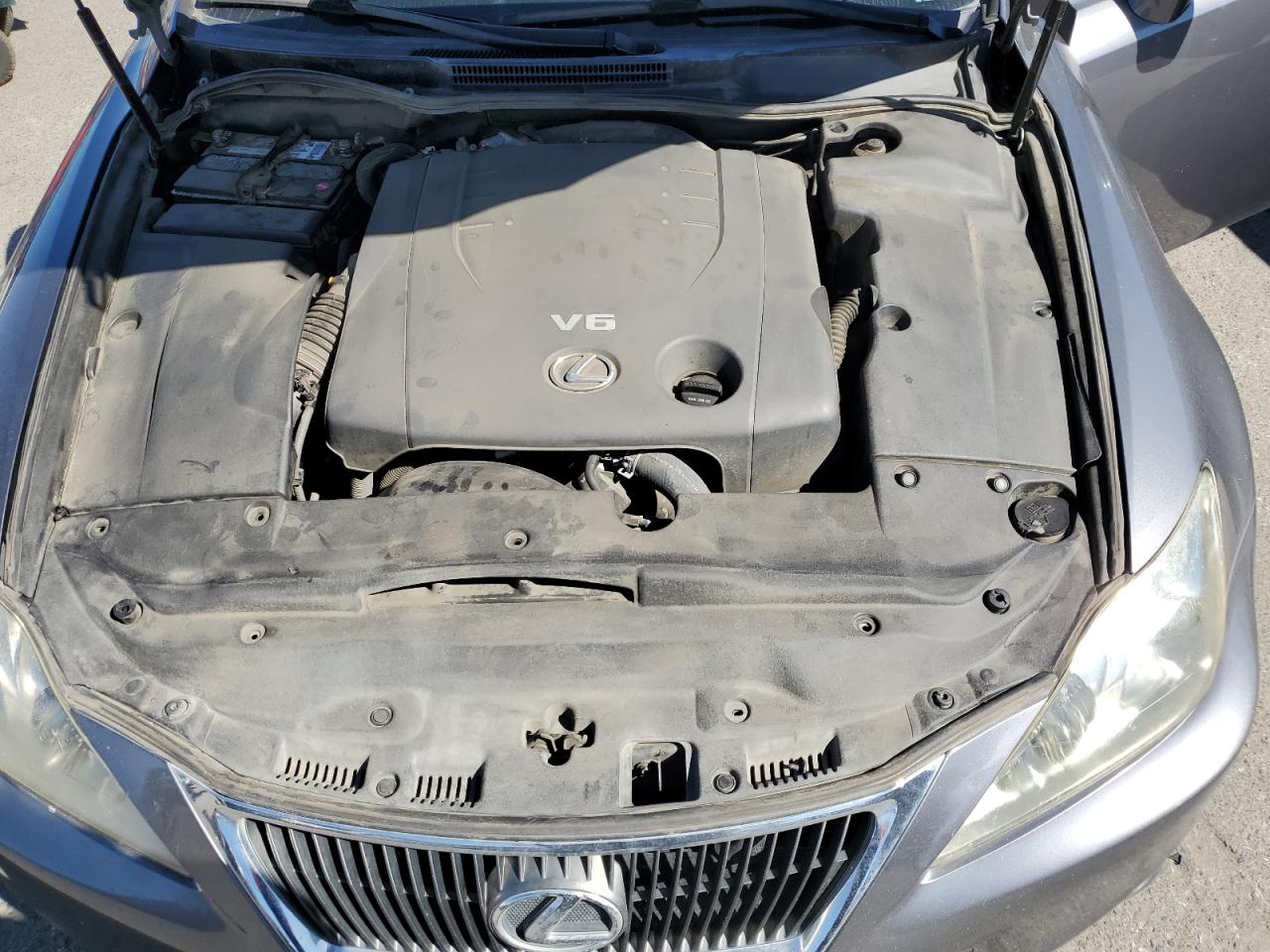 2012 Lexus IS - Image 11