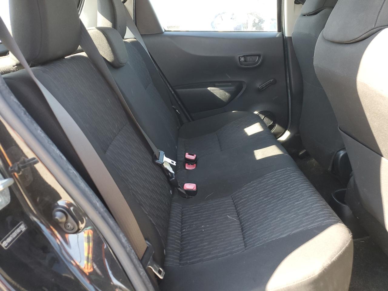 2014 Toyota Yaris - Image 10