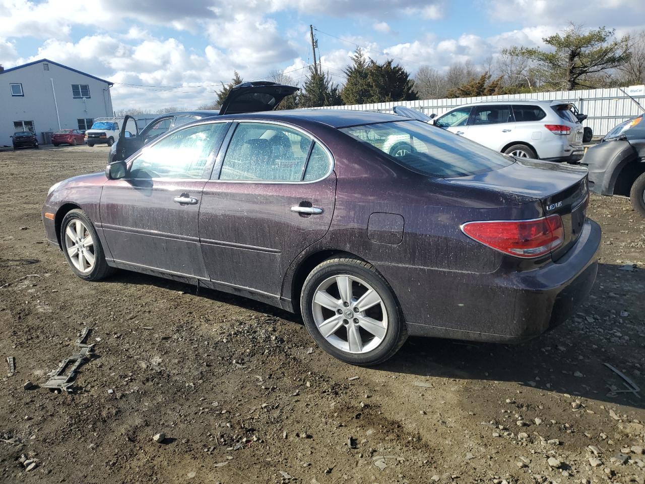 2005 Lexus ES - Image 2