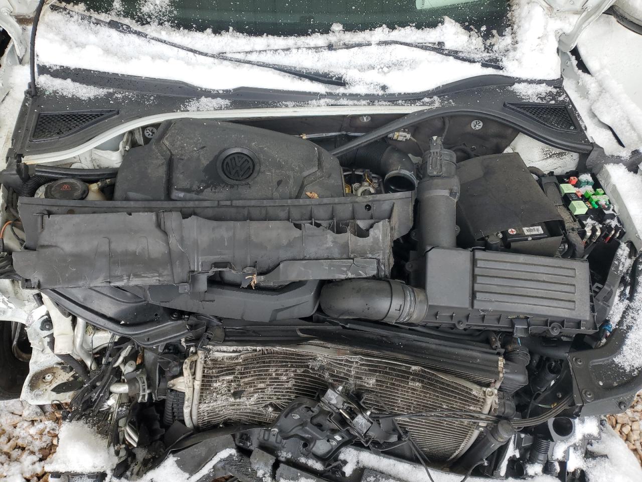 2018 Volkswagen Passat - Image 12