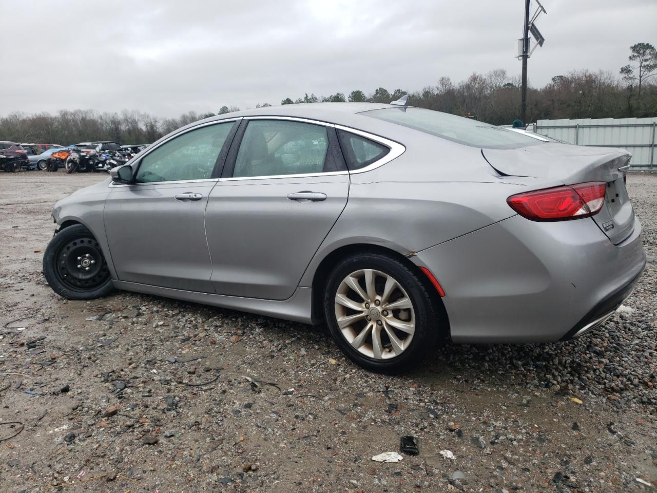 2015 Chrysler 200 - Image 2