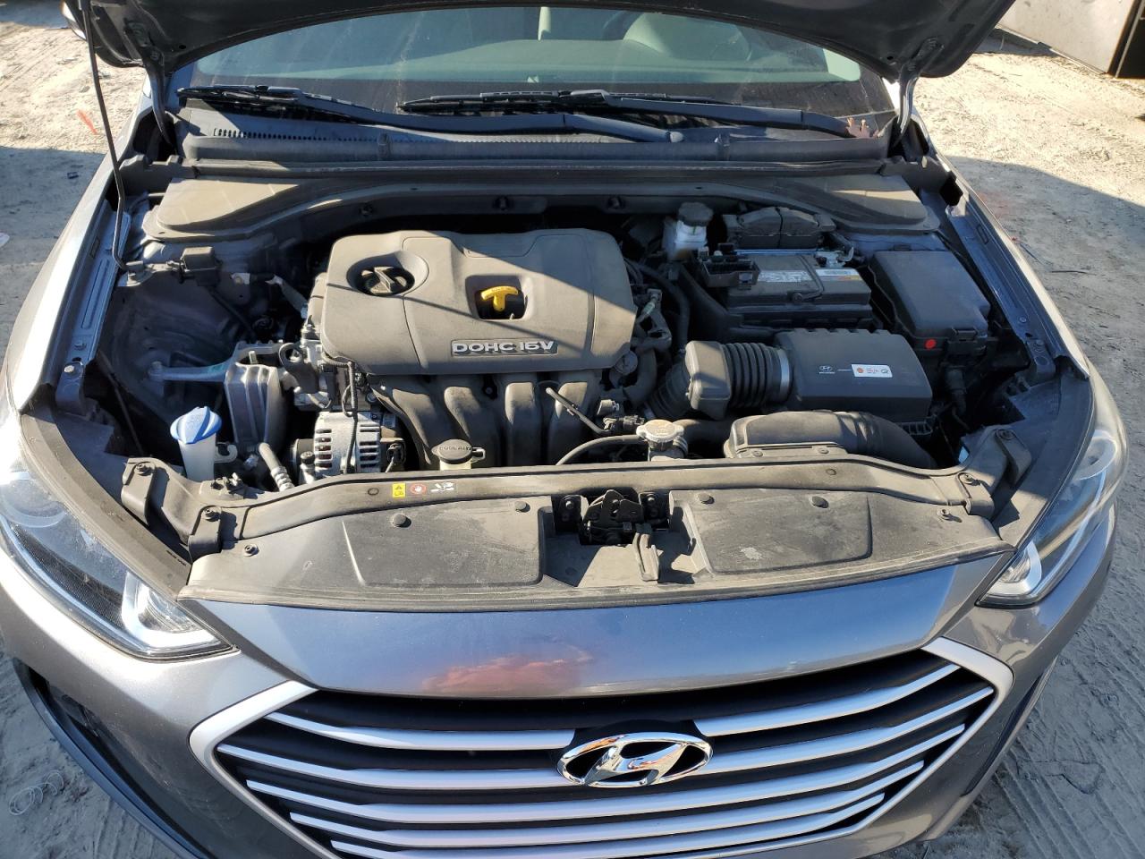 2018 Hyundai Elantra - Image 11
