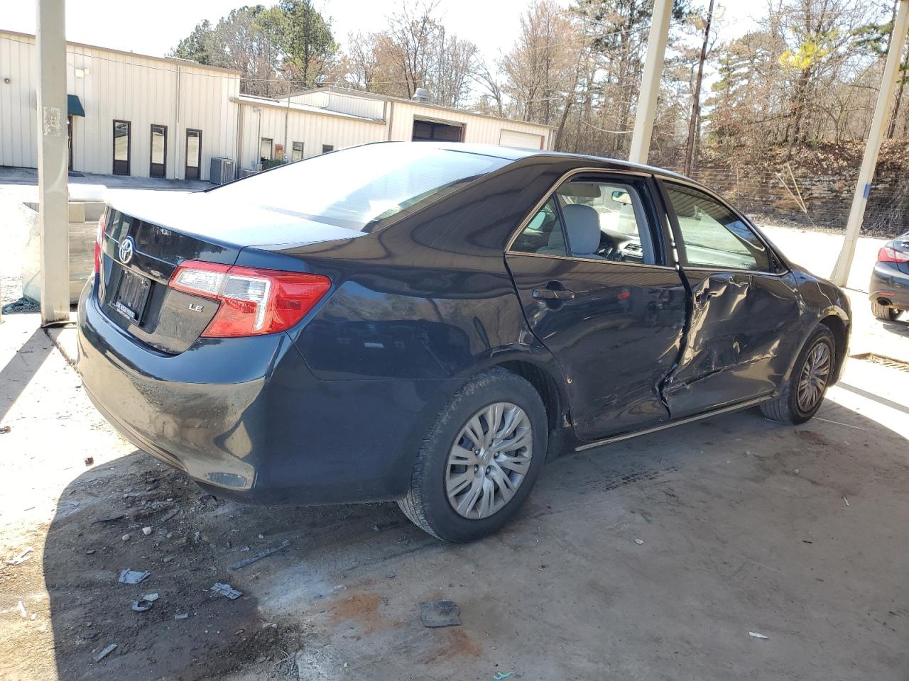 2014 Toyota Camry - Image 3