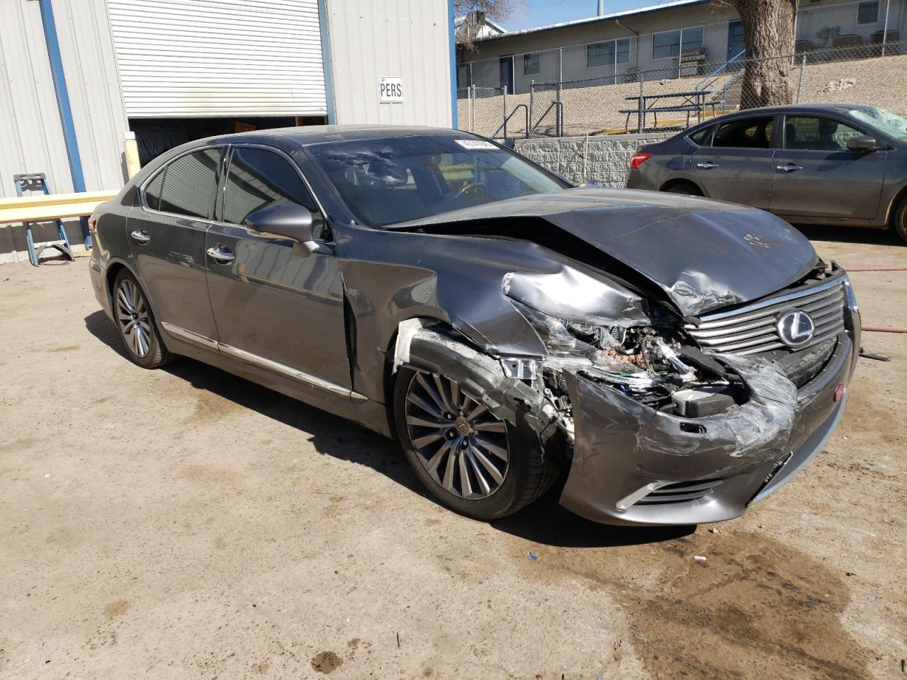 2013 Lexus LS - Image 4