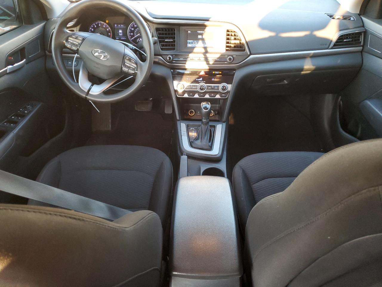 2020 Hyundai Elantra - Image 8