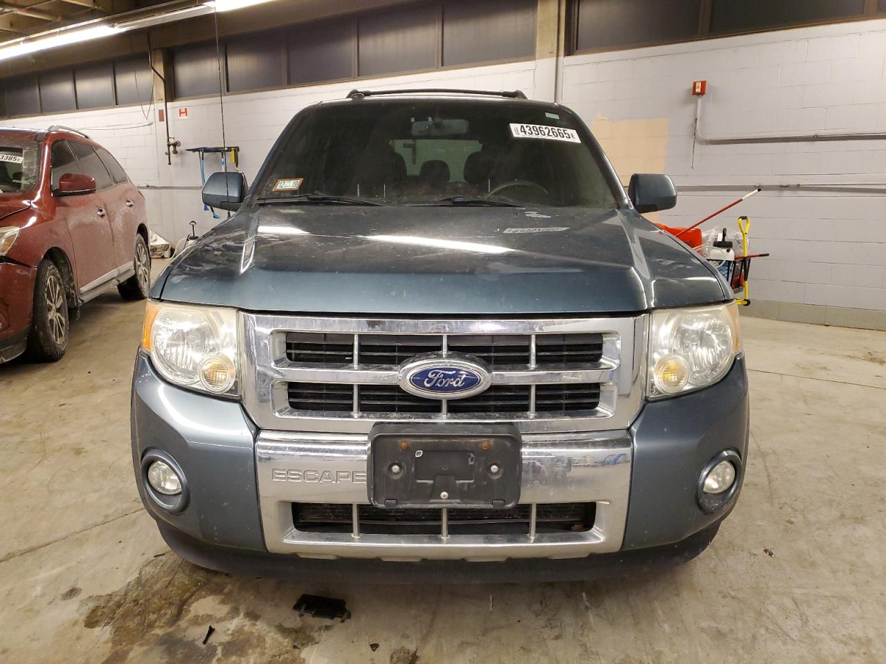 2010 Ford Escape - Image 5