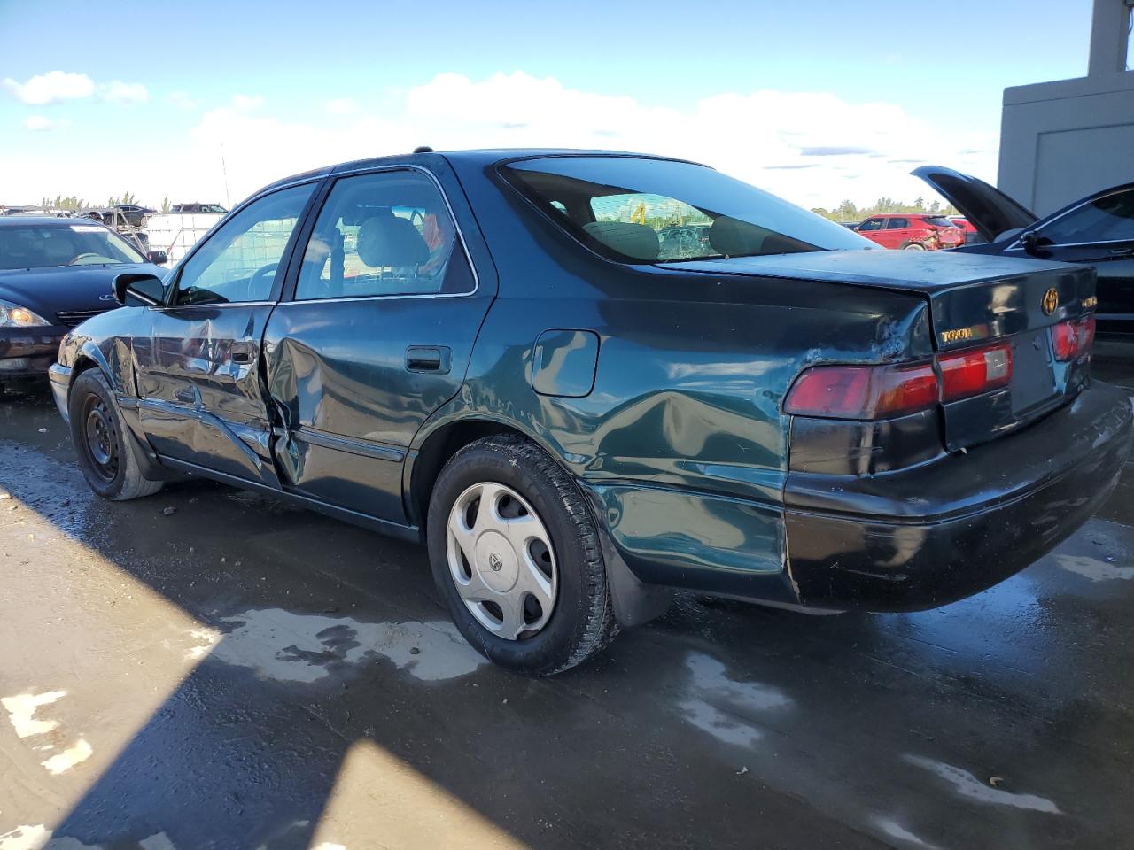 1998 Toyota Camry - Image 2
