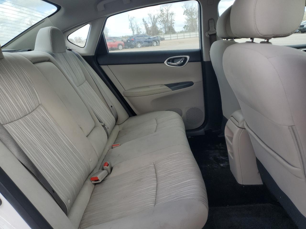 2016 Nissan Sentra - Image 10