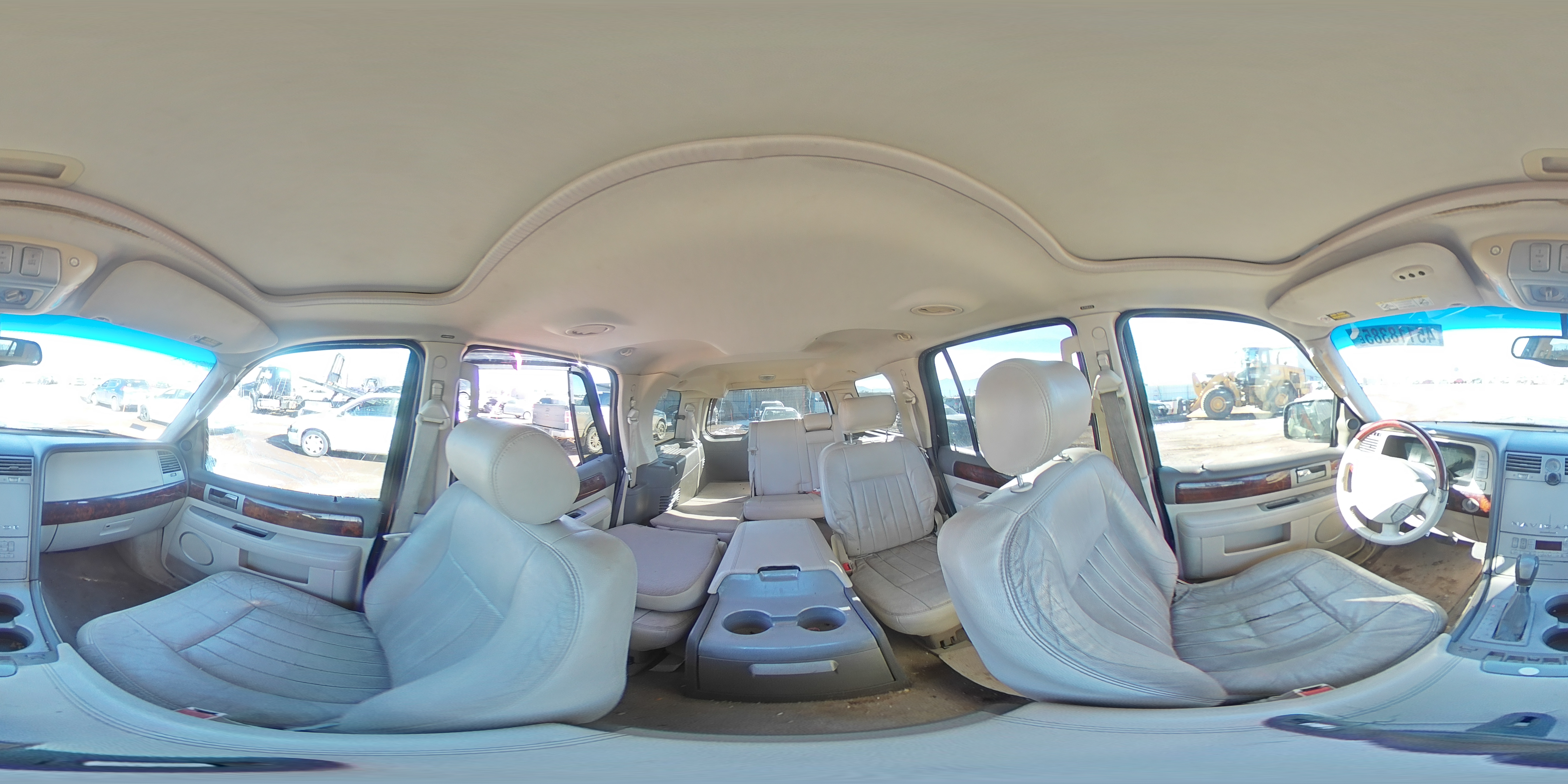 2004 Lincoln Navigator - Image 14