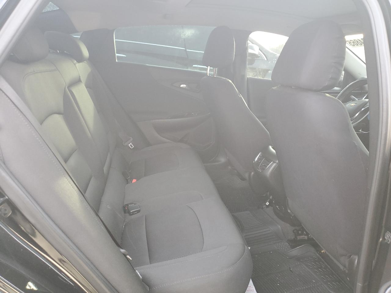 2017 Chevrolet Malibu - Image 10
