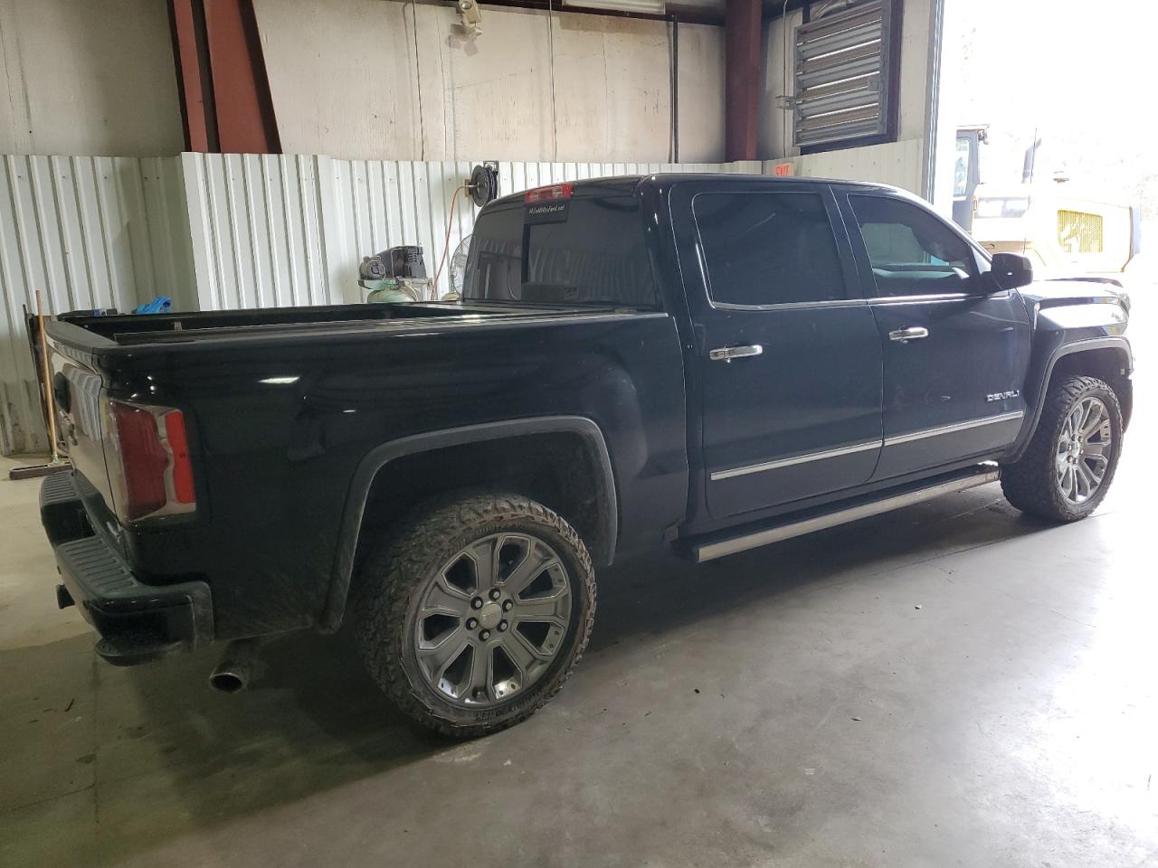 2016 GMC Sierra - Image 3