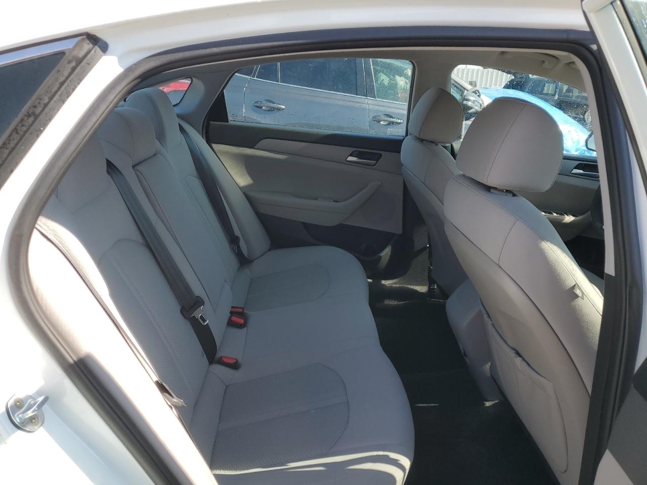 2018 Hyundai Sonata - Image 10