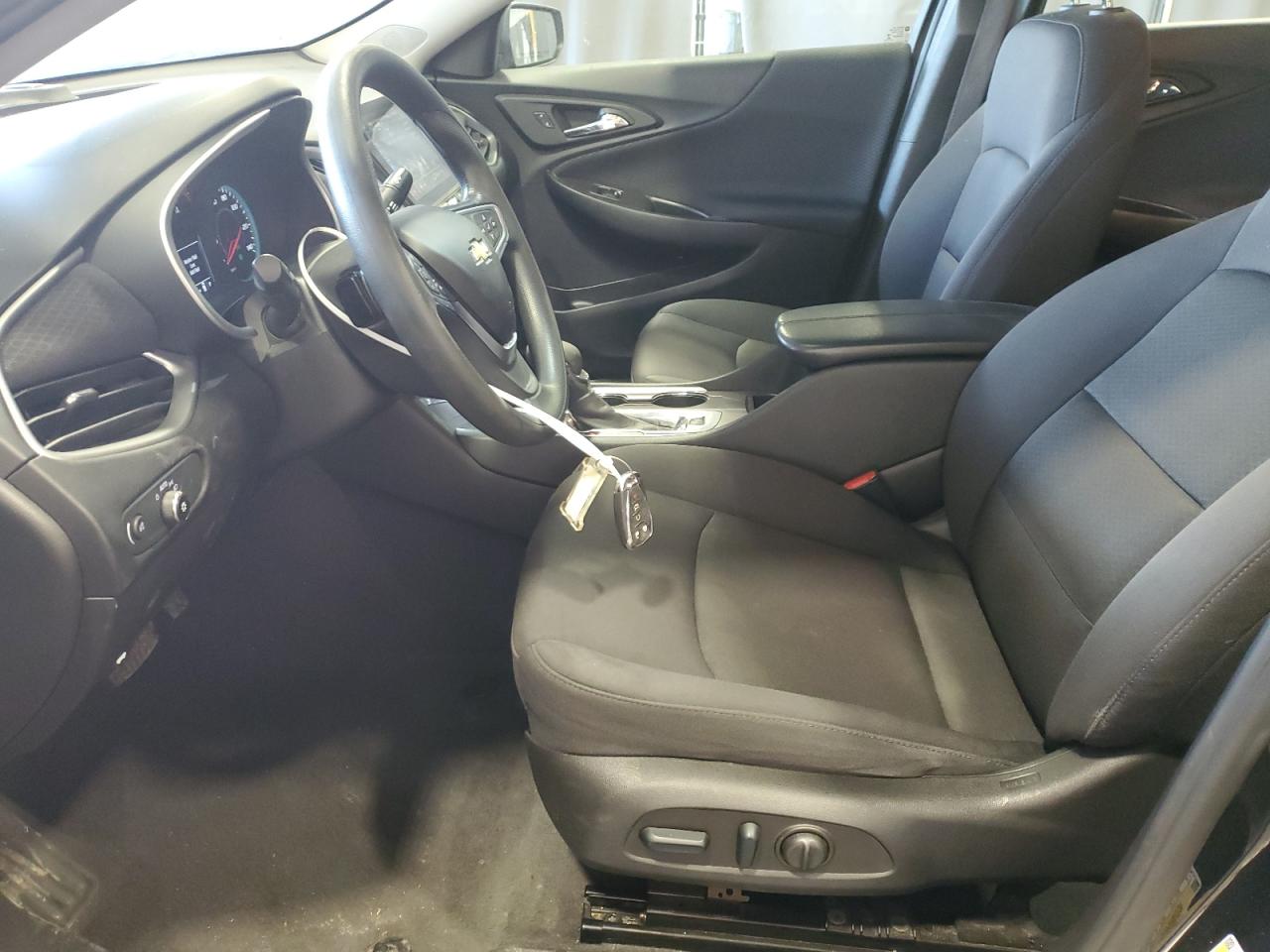 2023 Chevrolet Malibu - Image 7