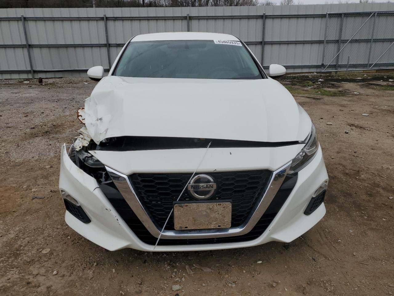 2019 Nissan Altima - Image 5