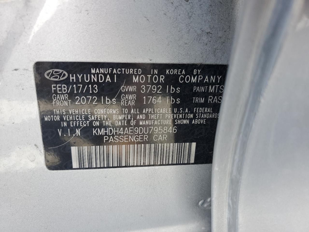 2013 Hyundai Elantra - Image 13