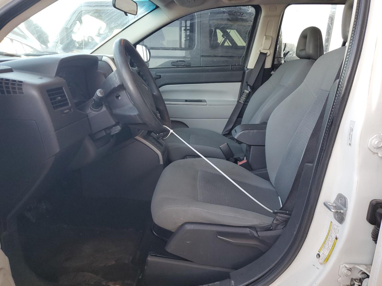 2007 Jeep Compass - Image 7
