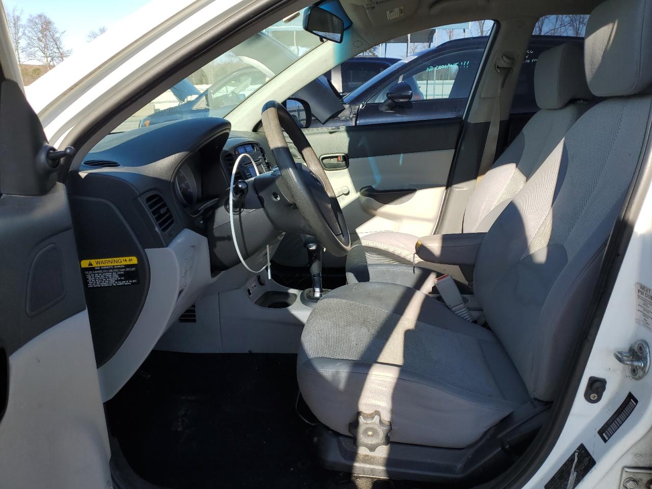 2010 Hyundai Accent - Image 7
