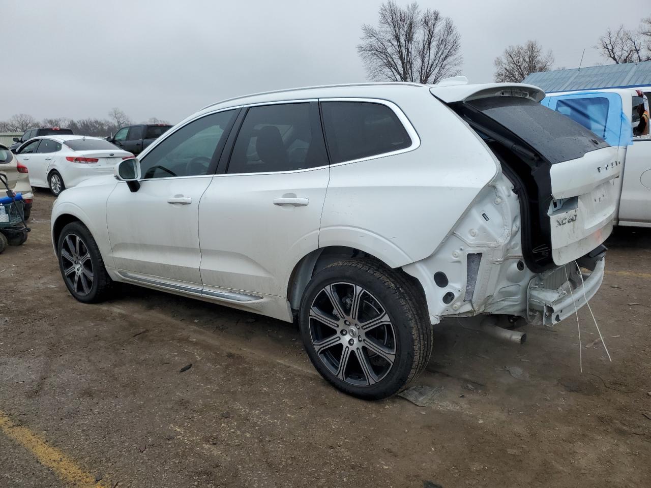 2021 Volvo XC60 - Image 2