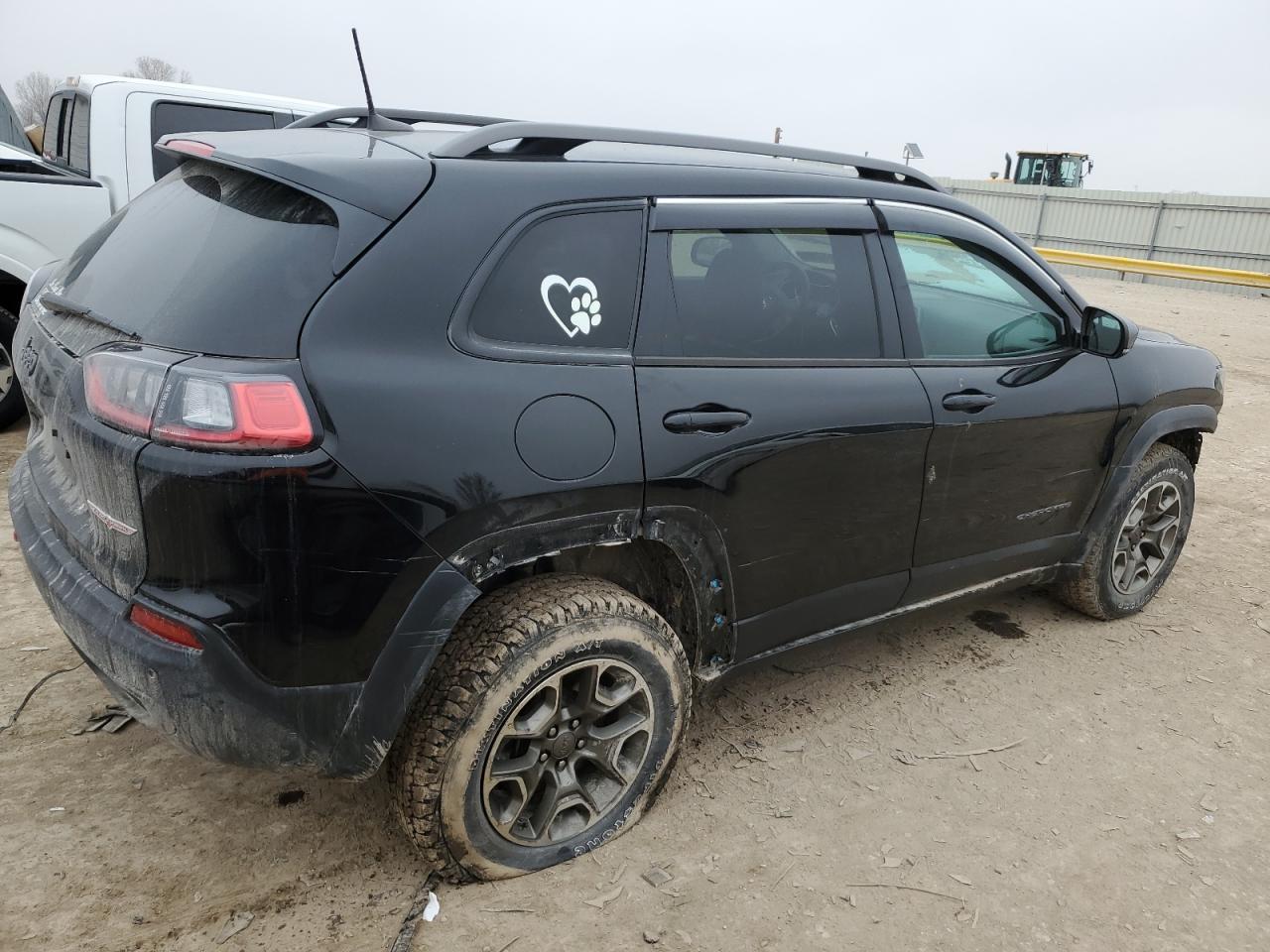 2020 Jeep Cherokee - Image 3